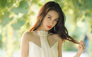 Angela baby tham gia các hoạt động nhóm với mấy anh Nhật