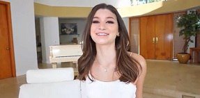 Brooke Monk cắt bả em người mẫu gợi cảm phê quá chừng rồi