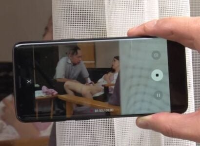 Con dâu lăng nhăng với ông chủ điều hành hàng xóm bị bóc mẽ