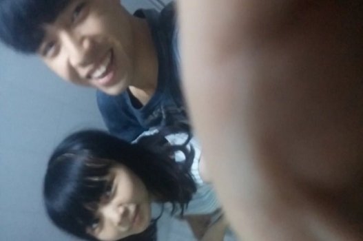 Chịch em gái mơn mởn hưng phấn trong nhà vệ sinh