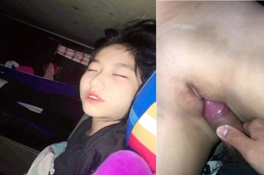 Chọc vào bướm non ngủ trưa với cu