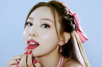  Nayeon TWICE bị bắt gặp 