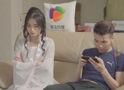 Tiên nữ rủ rê trai lạ nhà nghèo vào giường